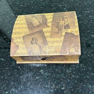 Vintage Decoline hinged box w/music&antique children design